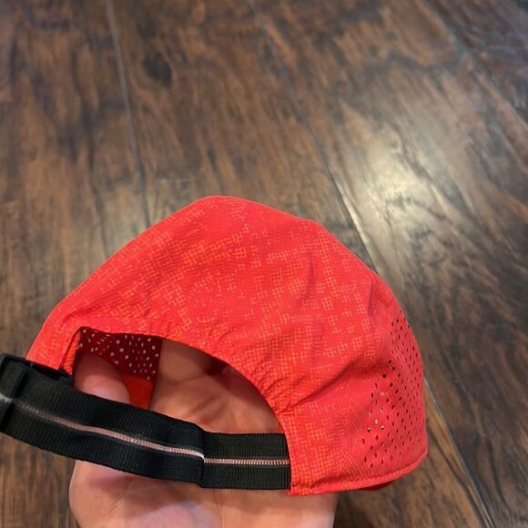 Athleta Womens Distance Laser Cap Vermillion Reflective Adjustable  red/orange - Picture 3 of 7